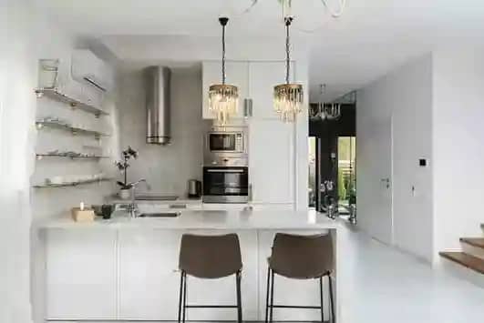 cocina reformada de mármol